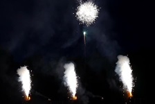 Flammenshow mit Feuerwerk in Bruchköbel