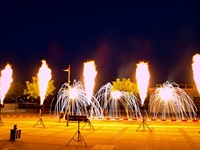 Flammenshow und Feuerwerk Nachbarschaftsfest Frankfurt